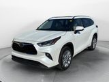 Used 2023 Toyota Highlander Limited image 3