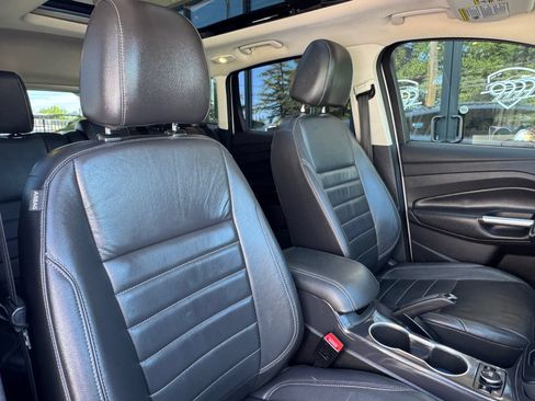 Used 2016 Ford Escape Titanium w/ Canadian Touring Package AWD/4WD image 25
