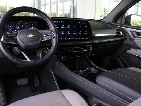 Used 2026 Chevrolet Traverse LT w/ Driver Confidence Package FWD image 23