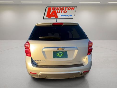 Used 2017 Chevrolet Equinox LT w/ Convenience Package image 4