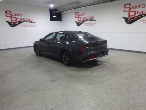 Used 2025 Kia K4 FWD image 2