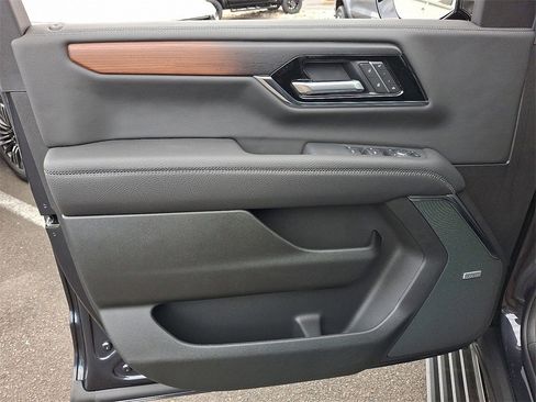 New 2026 GMC Yukon XL Denali w/ Sun & Power Step Package image 9