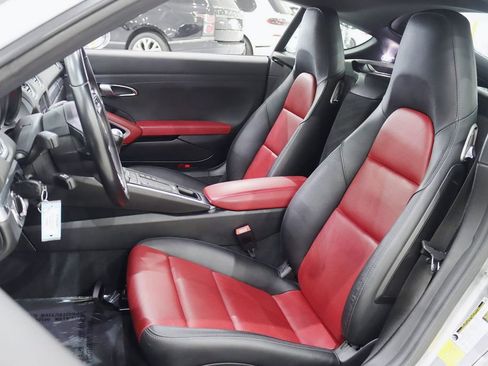 Used 2019 Porsche 718 Cayman S RWD image 25