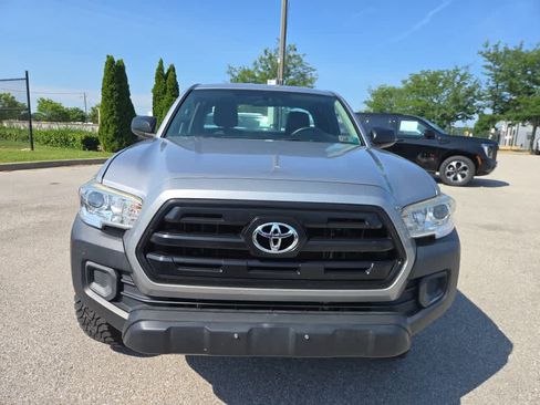 Used 2017 Toyota Tacoma SR RWD image 3