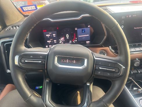 Used 2025 GMC Canyon AT4 w/ Technology Plus Package AWD/4WD image 23