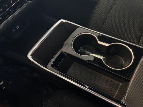 Used 2025 Chevrolet Equinox LT image 40