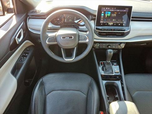 Certified 2023 Jeep Compass Limited image 22