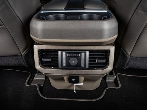 Used 2026 Ford F250 Platinum w/ Platinum Plus Package image 32