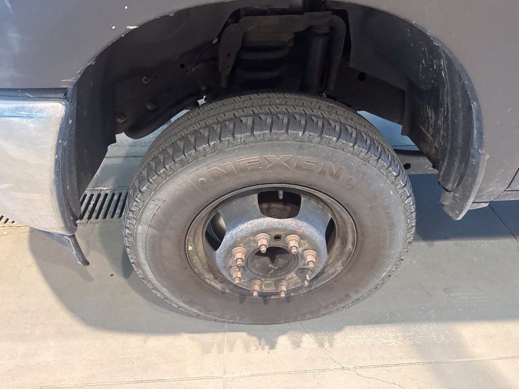 Used 2024 RAM 3500 Tradesman w/ Chrome Appearance Group AWD/4WD image 6