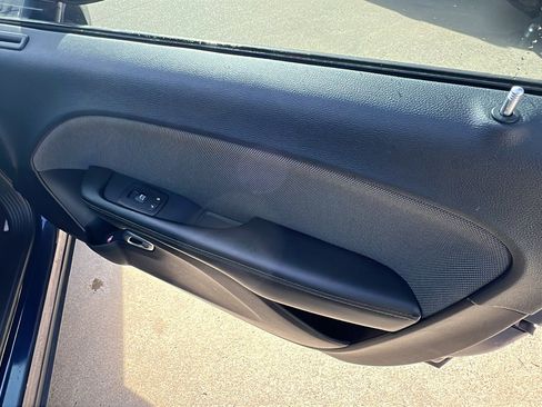 Used 2016 Dodge Challenger SXT image 19