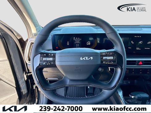 New 2026 Kia Sorento LX FWD image 35