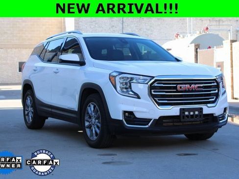 Certified 2024 GMC Terrain SLT w/ LPO, Floor Liner Package image 1