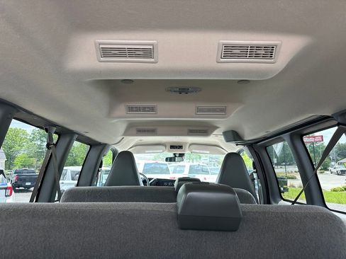 Used 2024 Chevrolet Express 3500 LT w/ LT Preferred Equipment Group RWD image 17