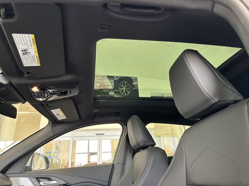 Used 2025 BMW X2 xDrive28i w/ Convenience Package image 27