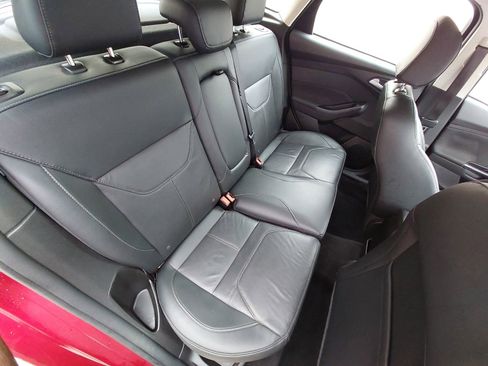 Used 2017 Ford Focus Titanium w/ Titanium Technology Package FWD image 11
