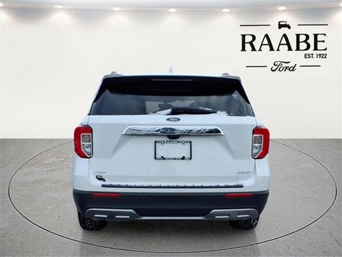 Used 2022 Ford Explorer XLT w/ Equipment Group 202A image 10