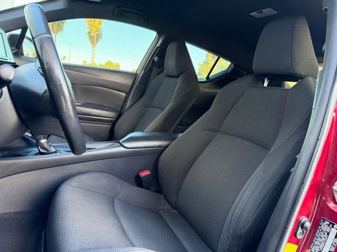 Used 2018 Toyota C-HR XLE image 7