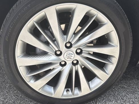 Used 2025 Buick Envision Avenir AWD/4WD image 5
