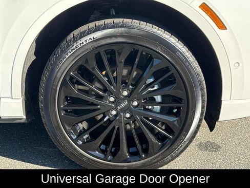 Used 2023 Lincoln Corsair Reserve w/ Equipment Group 202A FWD image 9