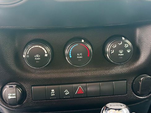 Used 2017 Jeep Wrangler Unlimited Sport w/ Connectivity Group AWD/4WD image 19