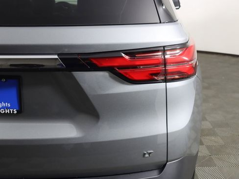 Used 2023 Chevrolet Traverse LT image 15