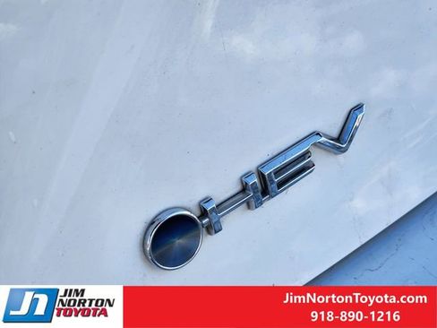 Used 2025 Toyota Camry SE image 11