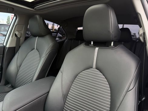 Used 2023 Toyota Camry SE image 16