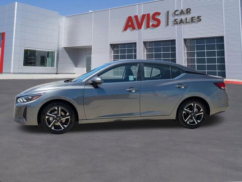 Used 2025 Nissan Sentra SV FWD image 10