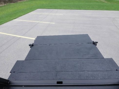 Used 2015 Ford F550 2WD Regular Cab Super Duty image 14