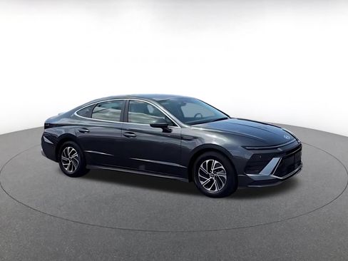 Used 2026 Hyundai Sonata Blue FWD image 2
