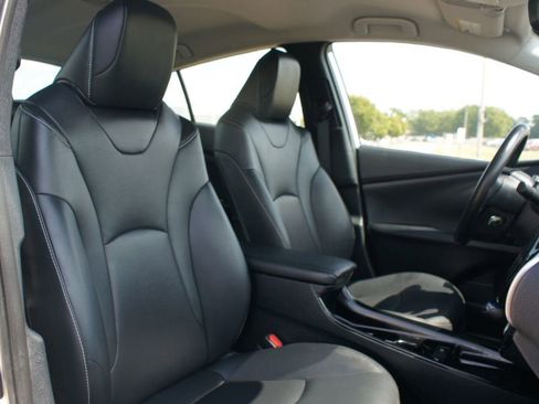 Used 2021 Toyota Prius Prime XLE image 24