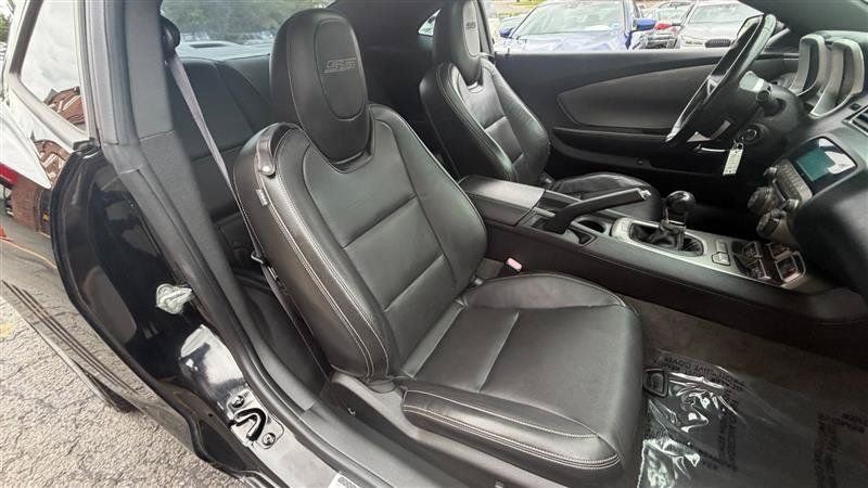 Used 2010 Chevrolet Camaro SS w/ RS Package RWD image 11