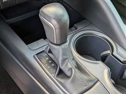 Used 2020 Toyota Camry SE w/ Carpet Mat Package FWD image 12