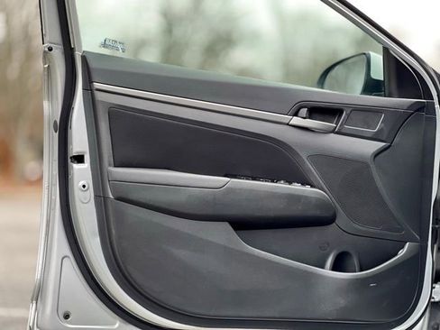 Used 2017 Hyundai Elantra Value Edition w/ Cargo Package image 10