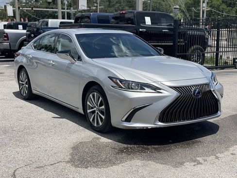 Used 2020 Lexus ES 300h w/ Premium Package FWD image 19