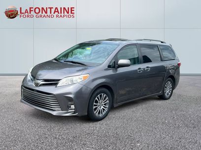 Used 2018 Toyota Sienna XLE