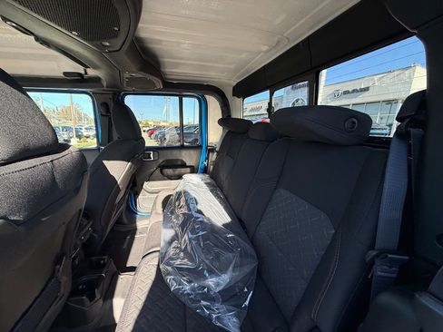 New 2026 Jeep Gladiator Mojave AWD/4WD image 25
