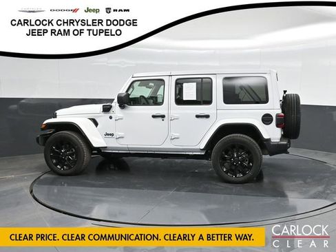 Used 2025 Jeep Wrangler Sahara w/ Safety Group AWD/4WD image 8