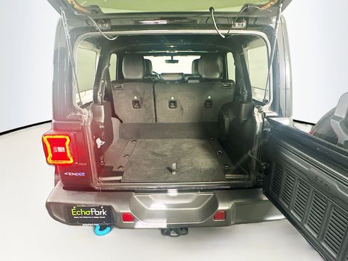 Used 2023 Jeep Wrangler Sahara w/ Cold Weather Group image 29