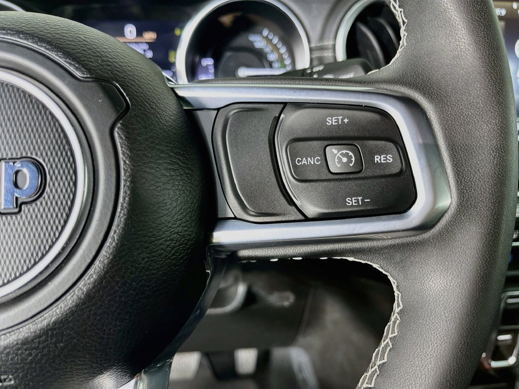 Used 2023 Jeep Wrangler Unlimited Sahara AWD/4WD image 16