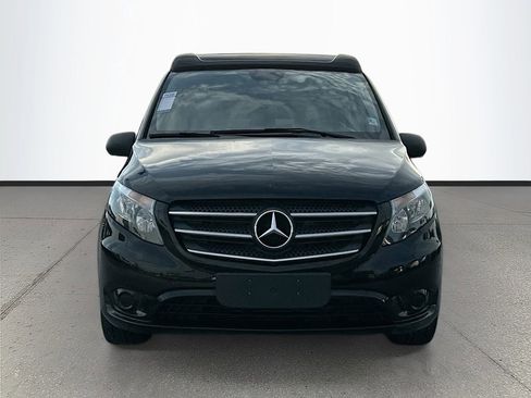 Used 2018 Mercedes-Benz Metris Passenger image 2