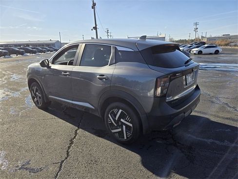 Certified 2025 Nissan Kicks SV w/ Illumination Package image 4