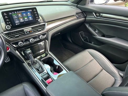 Used 2022 Honda Accord Sport image 11