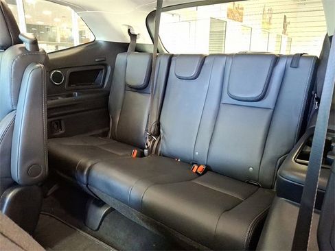 Certified 2025 Subaru Ascent Limited w/ Popular Package #2 image 9