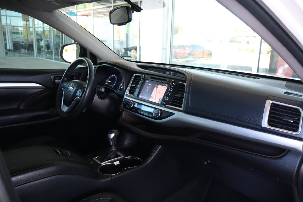 Used 2015 Toyota Highlander XLE AWD/4WD image 37