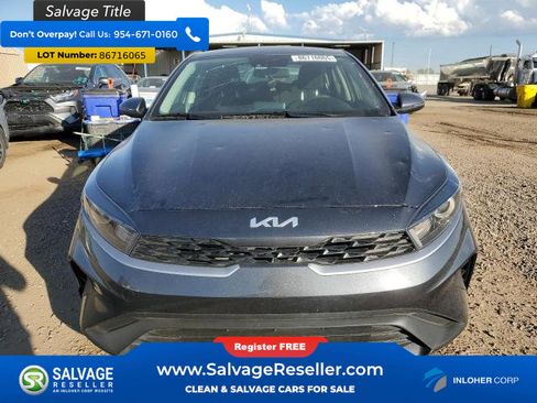 Used 2024 Kia Forte LXS w/ LXS Technology Package image 3