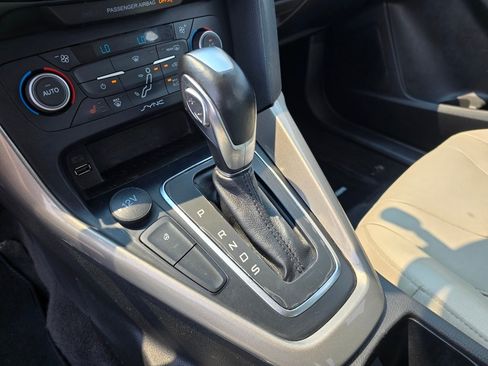 Used 2018 Ford Focus Titanium FWD image 20