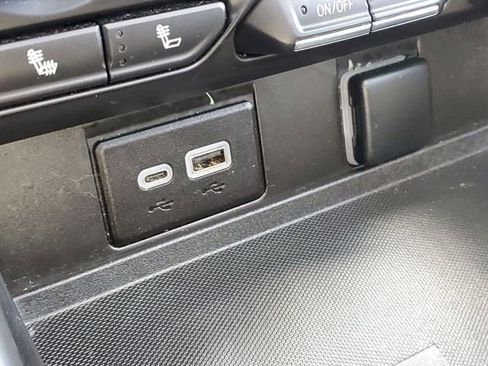 Used 2023 Chevrolet Tahoe Z71 w/ Luxury Package image 23