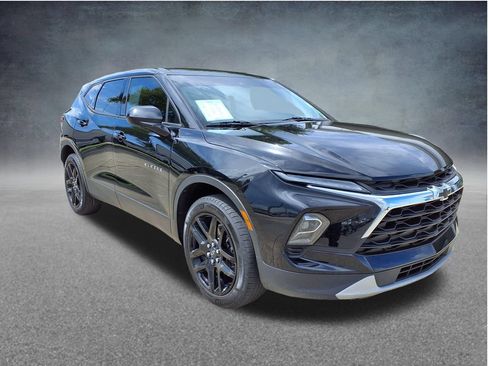 Used 2024 Chevrolet Blazer LT FWD image 4