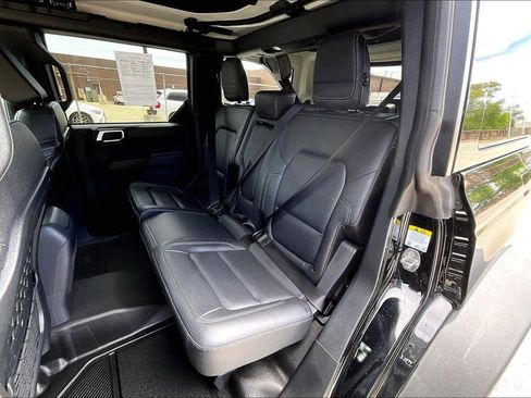 Used 2025 Ford Bronco Badlands w/ Sasquatch Package AWD/4WD image 24